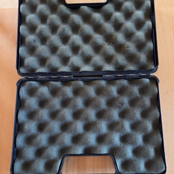 Doskocil Hand Gun Hard Case w/Foam Insert Black (290) - Picture 4 of 4